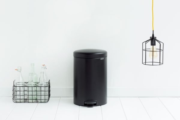 Brabantia-  Pedal 20L Bin - Image 6